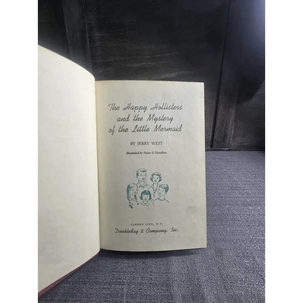 1960 The Happy Hollisters and the Mystery of the Little Mermaid HC Jerry West